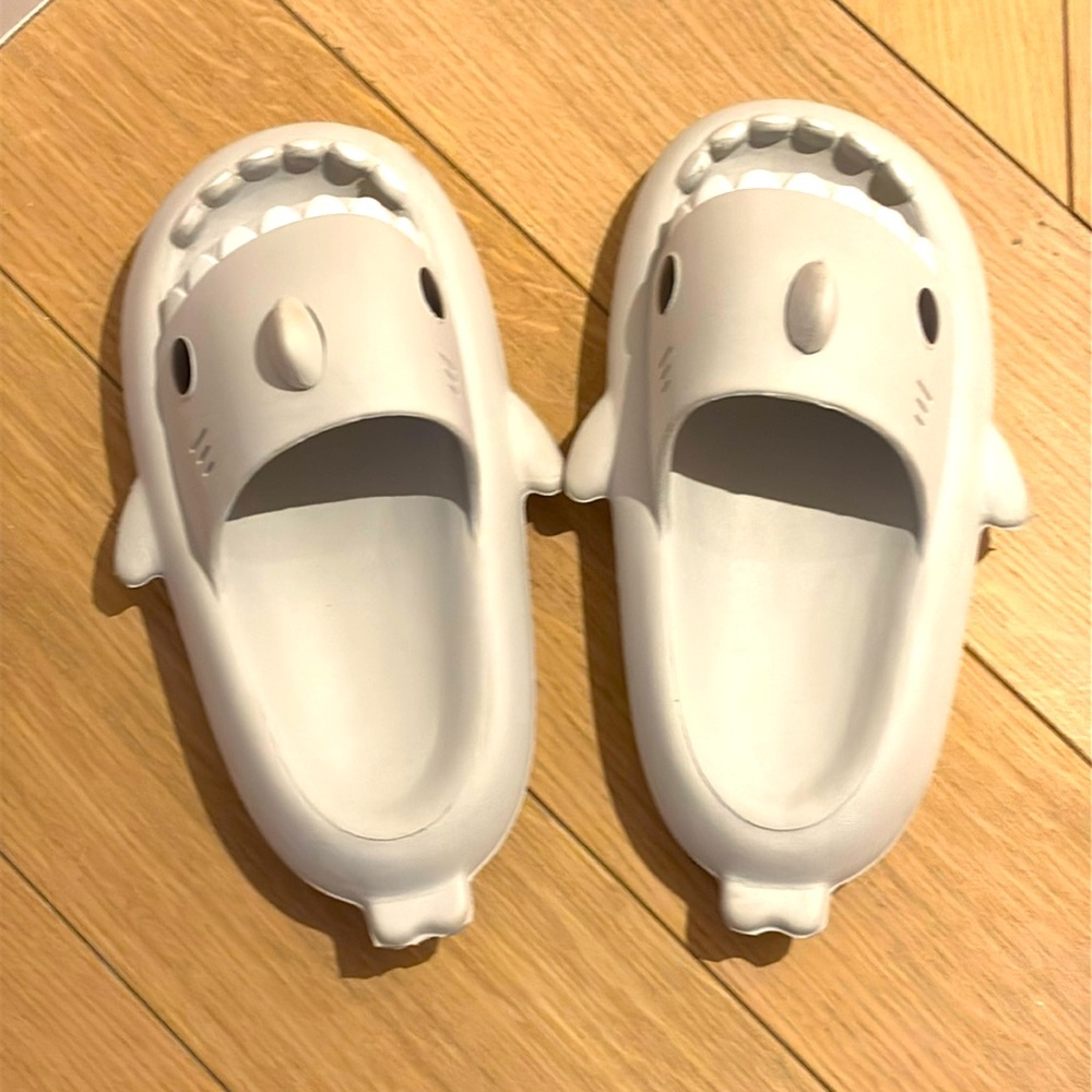 Cloudies Sharks kids size 13C